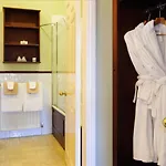 伊纳湖小屋酒店 4* 里塞斯